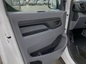 VAUXHALL VIVARO 2020 (20)