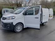 VAUXHALL VIVARO 2020 (20)