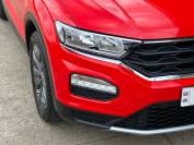 VOLKSWAGEN T-ROC 2018 (18)