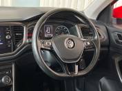 VOLKSWAGEN T-ROC 2018 (18)