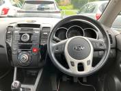 KIA VENGA 2014 (64)