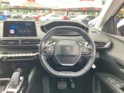 PEUGEOT 5008 2018 (18)