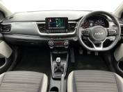 KIA STONIC 2023 (72)