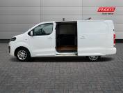 VAUXHALL VIVARO 2019 (69)