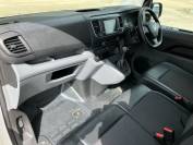 VAUXHALL VIVARO 2019 (69)