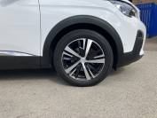 PEUGEOT 3008 2018 (18)