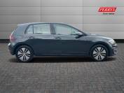 VOLKSWAGEN GOLF 2020 (20)