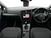 VOLKSWAGEN GOLF 2020 (20)