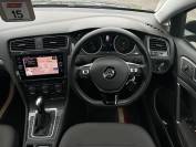 VOLKSWAGEN GOLF 2020 (20)