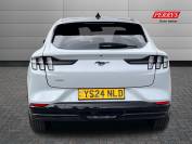 FORD MUSTANG MACH-E 2024 (24)