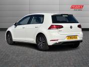 VOLKSWAGEN GOLF 2018 (18)