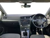 VOLKSWAGEN GOLF 2018 (18)