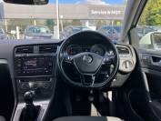 VOLKSWAGEN GOLF 2018 (18)