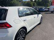 VOLKSWAGEN GOLF 2018 (18)