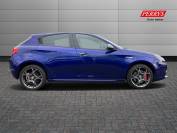 ALFA ROMEO GIULIETTA 2016 (16)