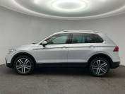 VOLKSWAGEN TIGUAN 2021 (71)