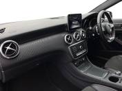 MERCEDES-BENZ A CLASS 2018 (18)