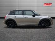 MINI HATCHBACK 2019 (19)