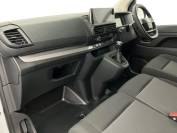 VAUXHALL VIVARO 2024 (74)