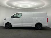 VAUXHALL VIVARO 2024 (74)