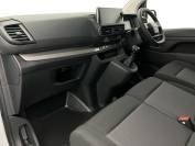 VAUXHALL VIVARO 2024 (74)