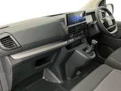 VAUXHALL VIVARO 2024 (74)