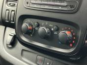 VAUXHALL VIVARO 2017 (17)