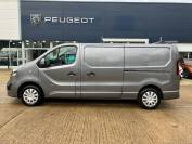 VAUXHALL VIVARO 2017 (17)