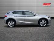 INFINITI Q30 2017 (17)