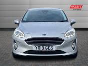 FORD FIESTA 2019 (19)