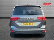 VOLKSWAGEN TOURAN 2019 (19)