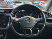 VOLKSWAGEN TOURAN 2019 (19)