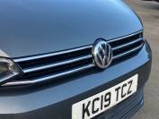 VOLKSWAGEN TOURAN 2019 (19)