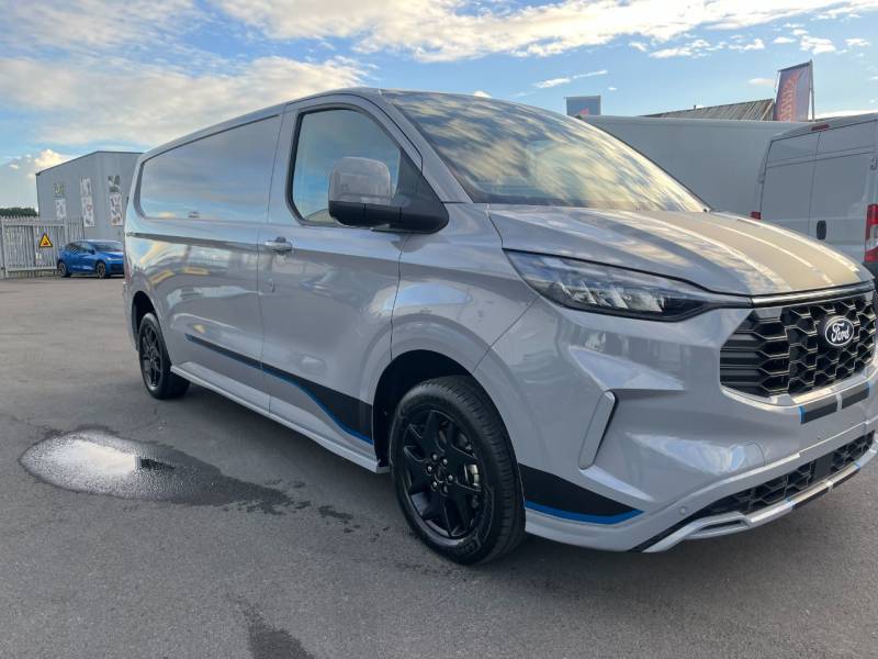 FORD TRANSIT CUSTOM 2024 (F0060 1F)