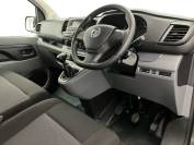 VAUXHALL VIVARO-LIFE 2021 (70)