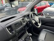 VAUXHALL VIVARO 2021 (21)