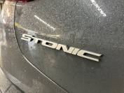 KIA STONIC 2023 (23)