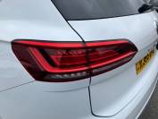 VOLKSWAGEN TOUAREG 2018 (68)