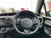 TOYOTA YARIS 2018 (18)