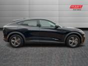 FORD MUSTANG MACH-E 2022 (22)