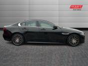 JAGUAR XE 2019 (69)