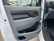 VAUXHALL VIVARO 2021 (21)