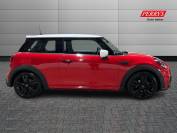 MINI HATCHBACK 2021 (21)