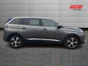 PEUGEOT 5008 2022 (22)