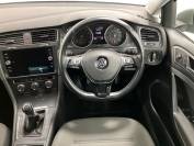 VOLKSWAGEN GOLF 2019 (69)