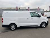 VAUXHALL VIVARO 2021 (21)