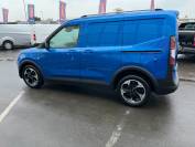 FORD TRANSIT COURIER 2024 (G0071)