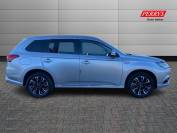 MITSUBISHI OUTLANDER 2018 (18)