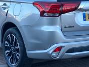 MITSUBISHI OUTLANDER 2018 (18)