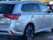 MITSUBISHI OUTLANDER 2018 (18)